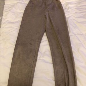 Wilfred sued leggings